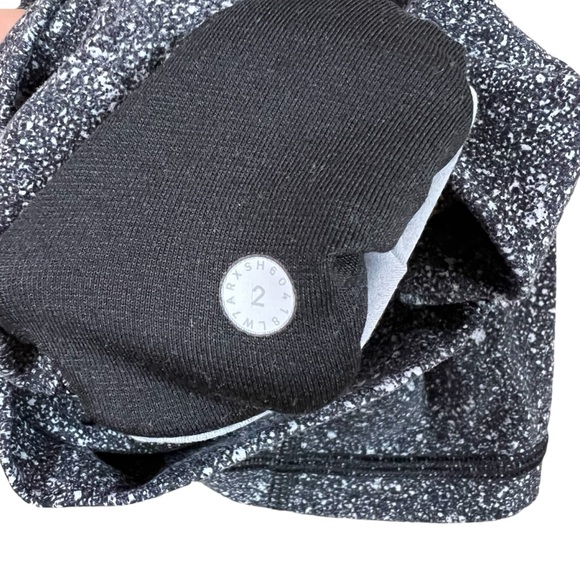 Lululemon Size 2 Align High Rise Shorts 4” Black/ Gray - Picture 3 of 10